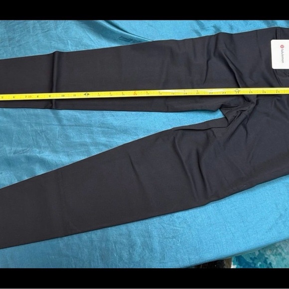 Lululemon wunder under High-Rise Leggings – Black – Size 2,4,6,8,10 25” inseam - Picture 14 of 14